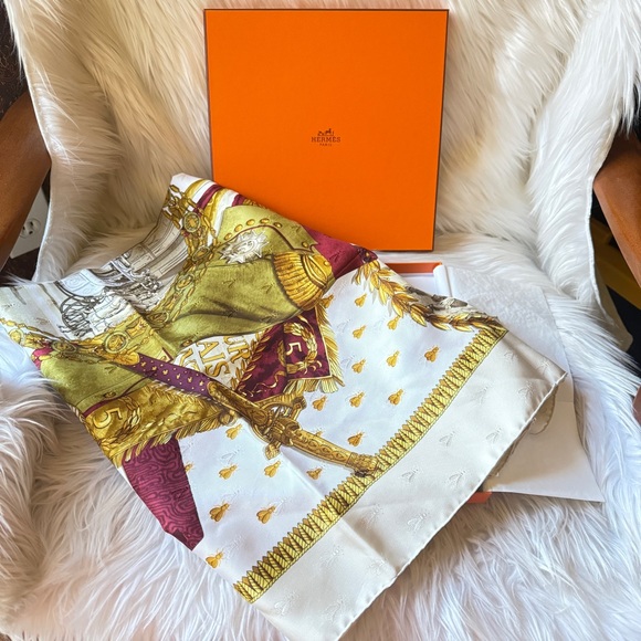 Napoleon Hermès Scarf BY PHILIPPE LEDOUX 90 CM Silk Bee Jacquard MIB - Picture 2 of 13